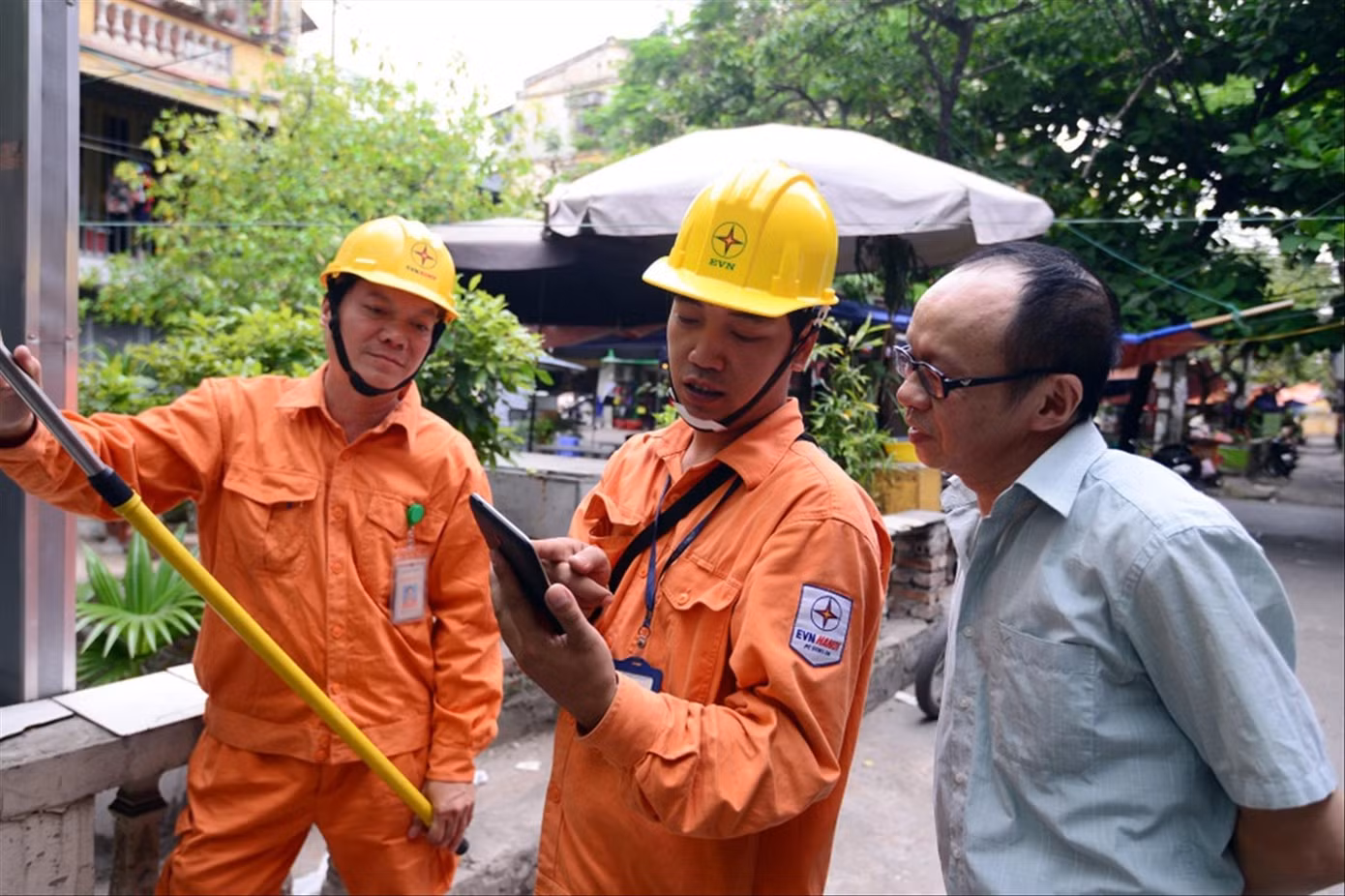 Theo ý kiến chuyên gia trong điều kiện hiện nay, chỉ nên tăng giá điện ở mức độ thấp nhất có thể. Ảnh: L.Hiếu