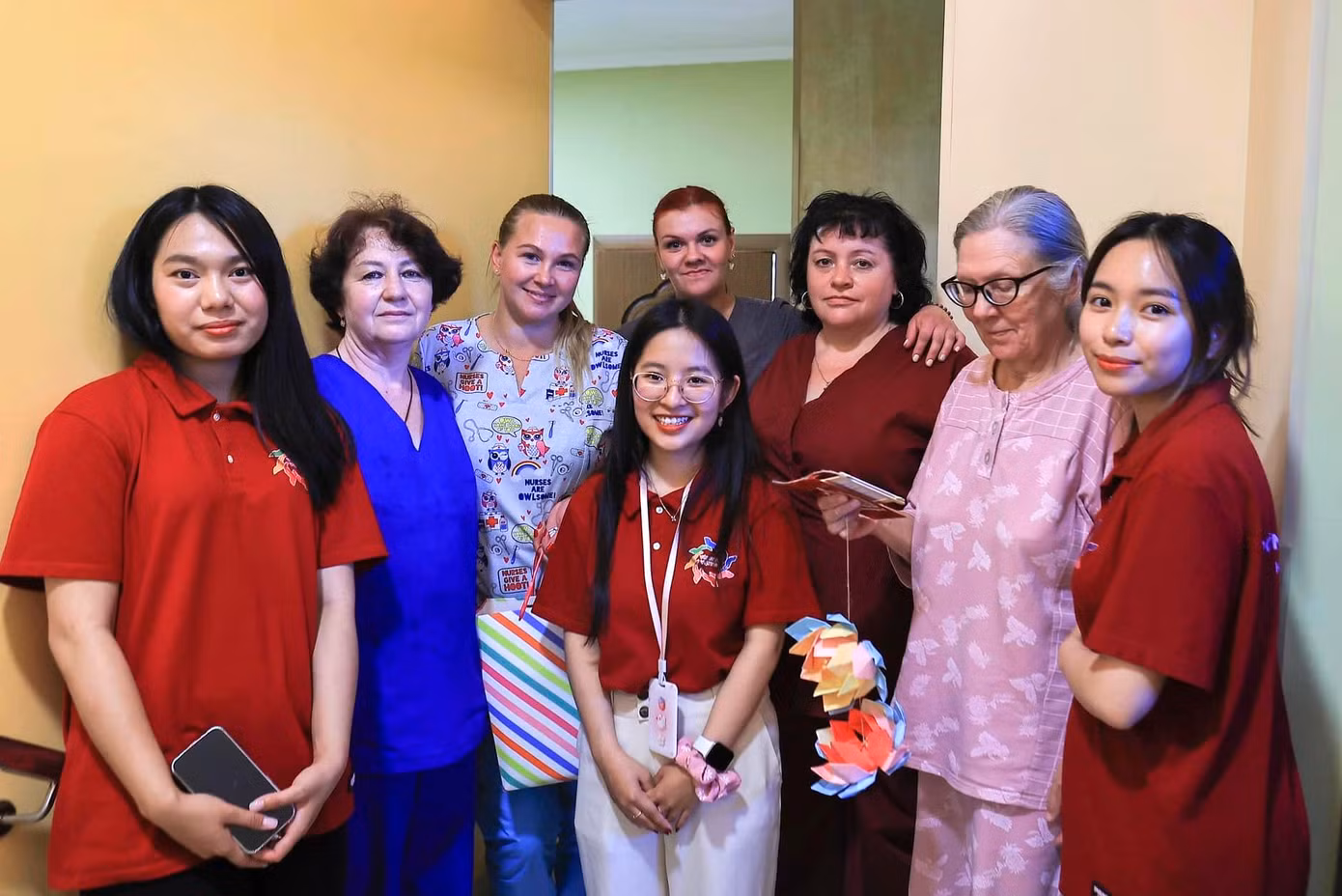 Thu Trang hiện là chủ nhiệm CLB Vòng tay Việt Nga, tích cực tham gia các hoạt động thiện nguyện. Ảnh: NVCC