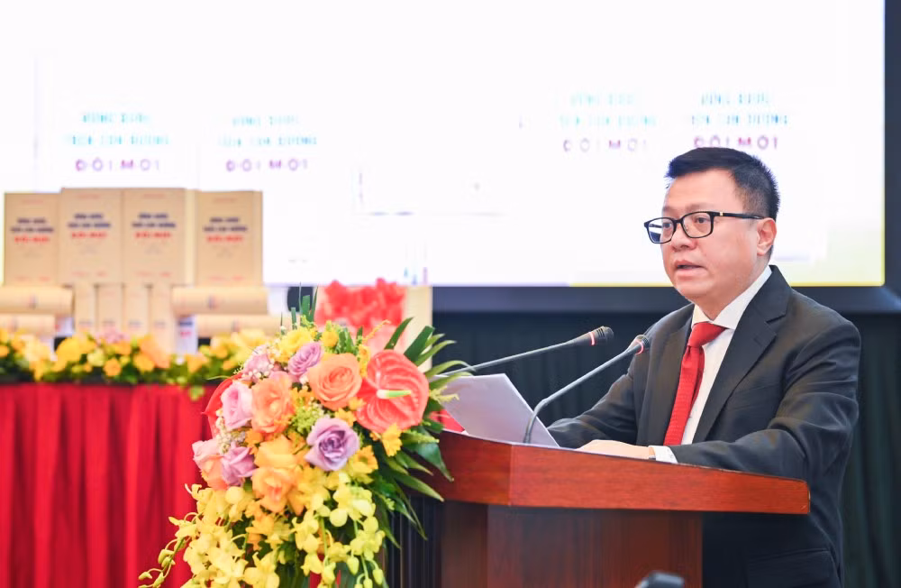 Ông Lê Quốc Minh - Tổng Biên tập Báo Nhân Dân phát biểu tại buổi lễ