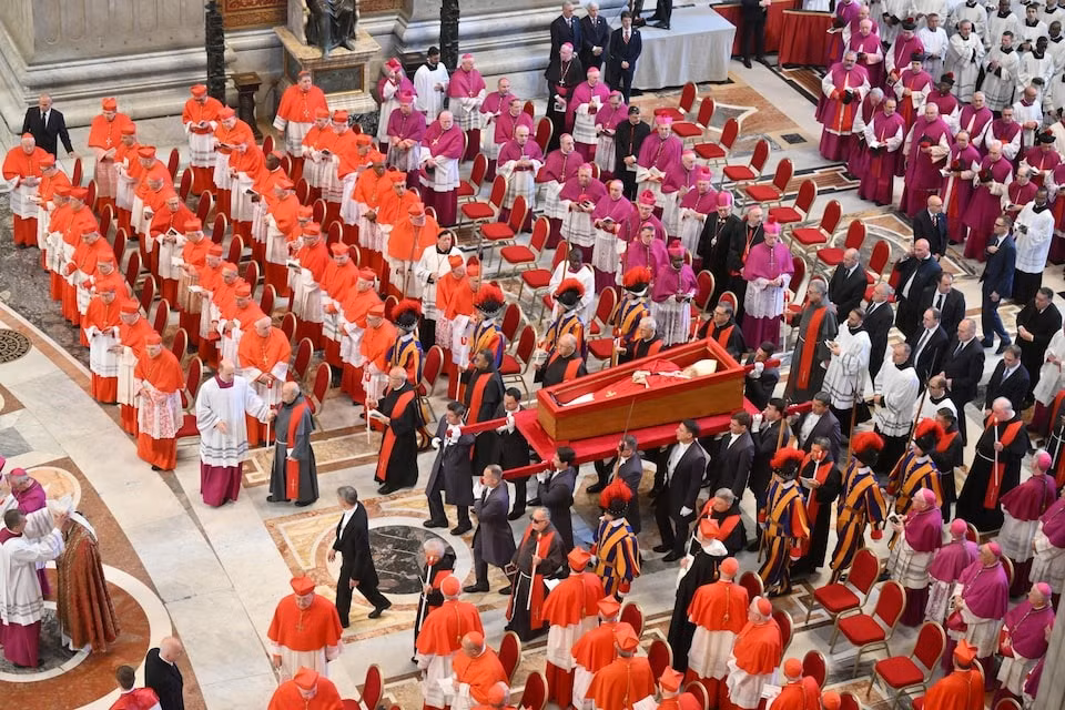 Linh cữu Giáo hoàng Francis. (Ảnh: Reuters)