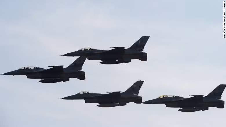 Quân đội Pakistan thử tên lửa đạn đạo Shaheen-II ảnh 1