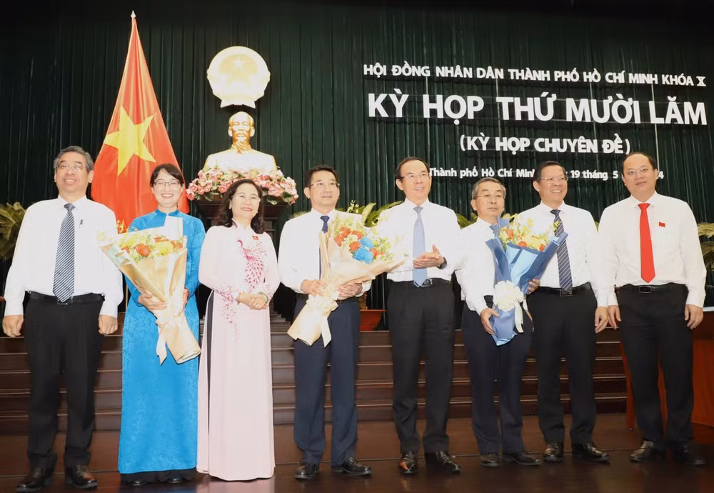 Thường trực Thành ủy - HĐND - UBND TPHCM tại một kỳ họp HĐND thành phố. Ảnh: Ngô Tùng