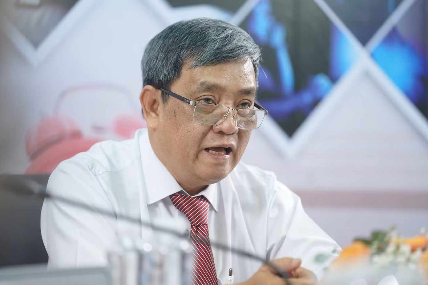 Tiến sĩ - Bác sĩ Lê Tự Quốc Tuấn- Trưởng Khoa Nội thần kinh kiêm Phó Giám Đốc Bệnh viện Triều An chia sẻ tại buổi tọa đàm. Ảnh: Phạm Nguyễn