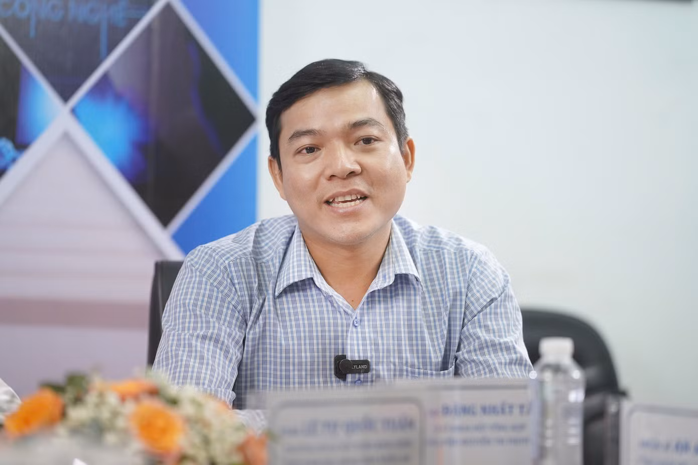 Bác sĩ Đặng Nhất Tâm, Phó khoa Nội tổng hợp, Bệnh viện Nguyễn Tri Phương chia sẻ tại buổi tọa đàm. Ảnh: Phạm Nguyễn.