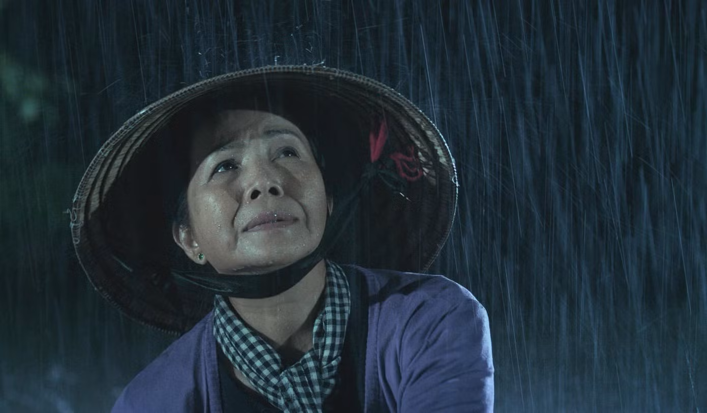 Bà Năm luôn cô độc. Bà không nhận được sự giúp đỡ của các con, họ sẽ tìm cách ngăn cản. "Câu chuyện phim mang tính nhân văn bởi khi một người phụ nữ lớn tuổi đã hết mực chăm sóc gia đình họ sẽ mong muốn một cuộc sống như mình mong ước để rồi luôn trăn trở, đi tìm. Thế nhưng có tìm được hay không lại là chuyện khác", NSƯT Minh Trang chia sẻ.