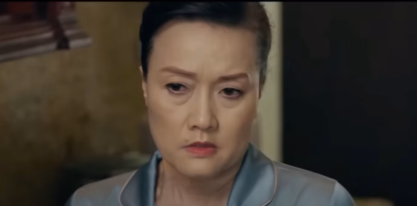 Khán giả khó hiểu với diễn biến tâm lý của bà Thư (Vân Dung).