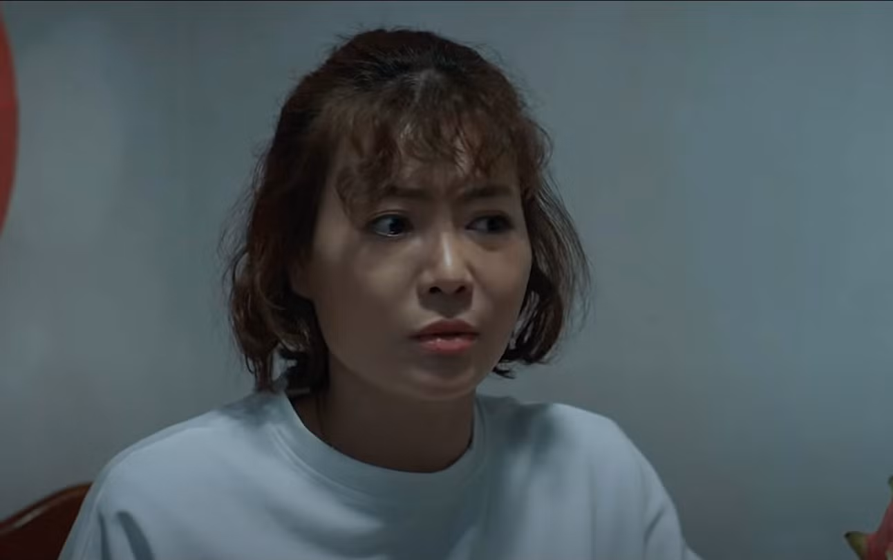 Trong Người một nhà, Thanh Hương đảm nhận vai Khanh - người phụ nhanh nhẹn, tốt bụng nhưng vì mưu sinh đôi khi trở nên ích kỷ.