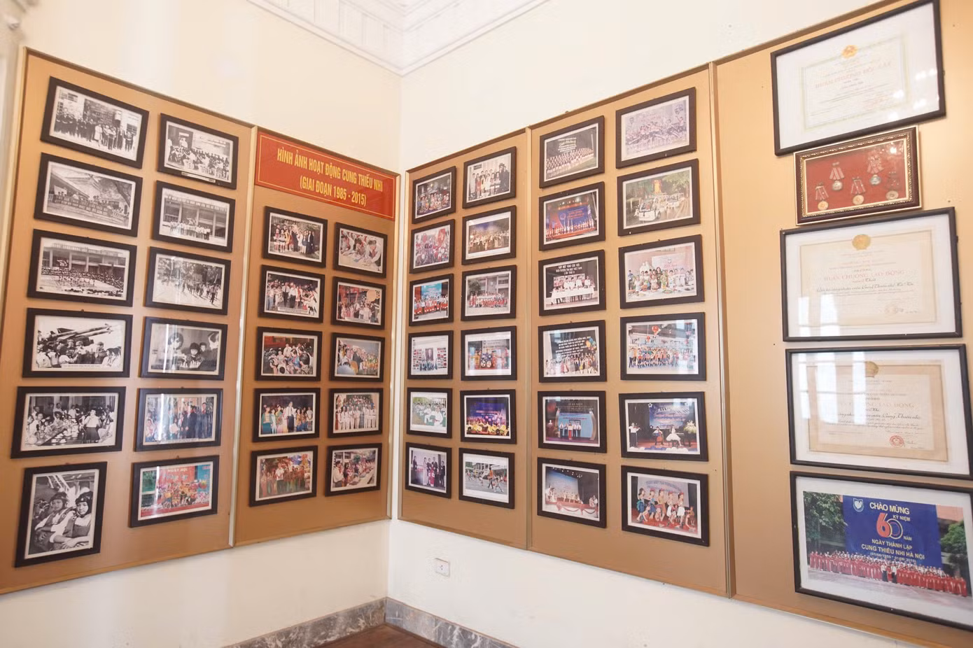 Trong gần 70 năm qua, Cung Thiếu Nhi Hà Nội đã trở thành ngôi nhà tuổi thơ, mạch nguồn văn hóa cho trẻ em nhiều thế hệ, gắn liền với các phong trào thanh thiếu niên trong các hoạt động giáo dục văn hóa, nghệ thuật. Nơi đây cũng lưu giữ nhiều hình ảnh, kỷ niệm của Chủ tịch Hồ Chí Minh với thiếu nhi Hà Nội.