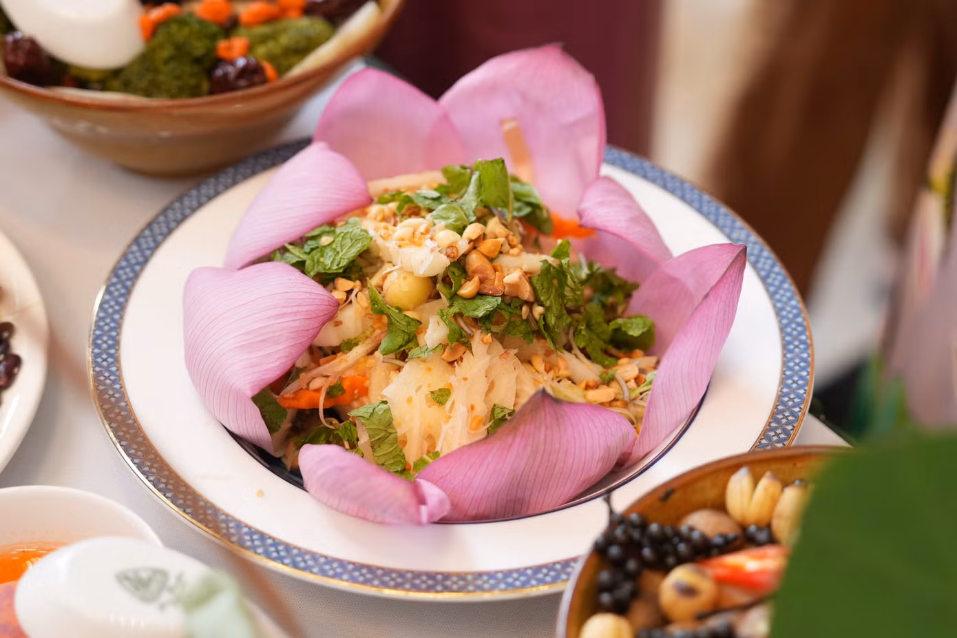 Các sản phẩm từ sen mang lại giá trị kinh tế cao.