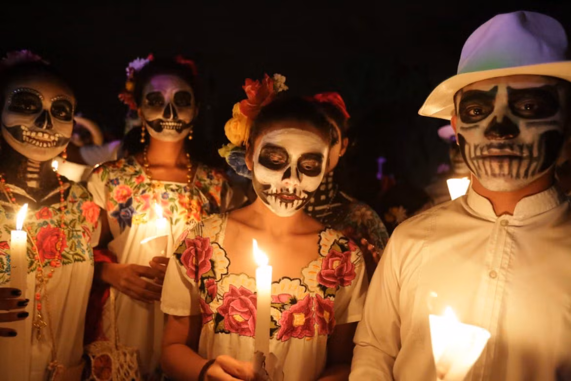 Lễ hội Halloween ngày nay được coi là ngày hội hóa trang, xin kẹo, tiệc tùng...
