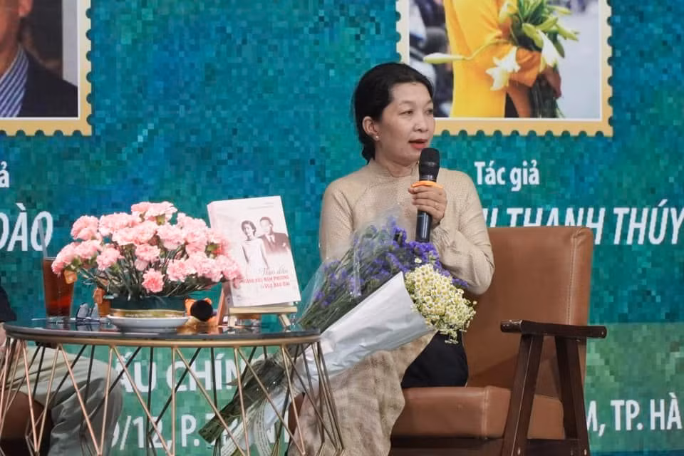 Tác giả Nguyễn Thị Thanh Thúy có những nhận định về đời sống vợ chồng của Nam Phương hoàng hậu. Tác giả Nguyễn Thị Thanh Thúy có những nhận định về đời sống vợ chồng của Nam Phương hoàng hậu.