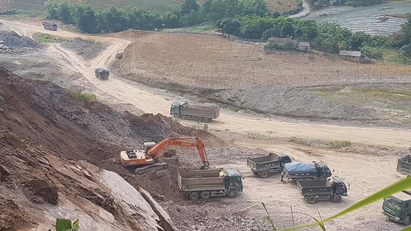 Cận cảnh đại công trường khai thác khoáng sản hết phép ở Ninh Bình ảnh 2