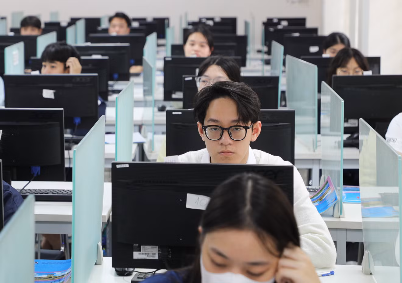 Thí sinh dự thi HSA đợt tháng 3/2024. (Ảnh: VNU) Thí sinh dự thi HSA đợt tháng 3/2024. (Ảnh: VNU)
