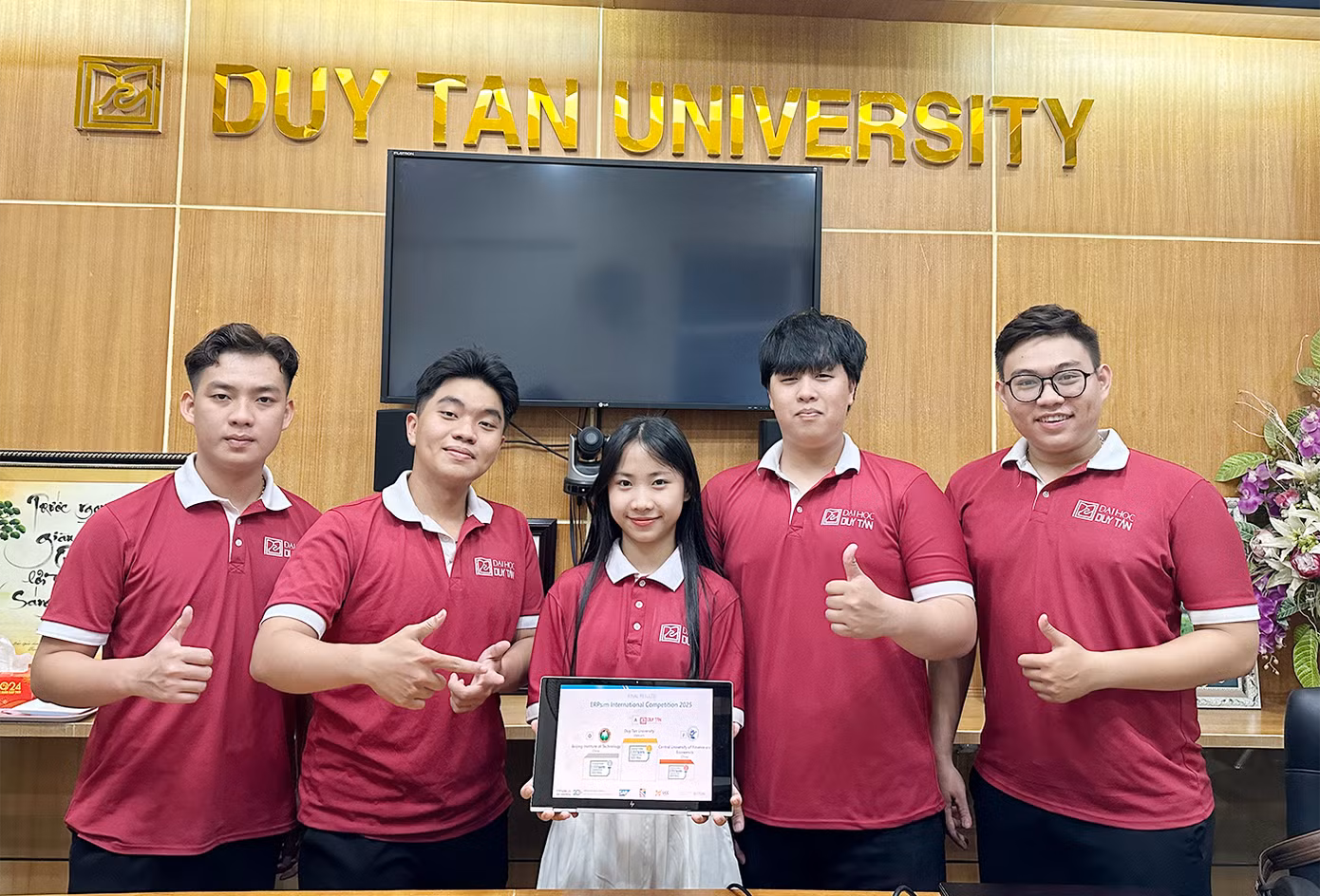 Đội tuyển Dongry Corporationcủa ĐH Duy Tân Vô địch Thế giới tại Cuộc thi ERPsim International Competition 2025 Đội tuyển Dongry Corporationcủa ĐH Duy Tân Vô địch Thế giới tại Cuộc thi ERPsim International Competition 2025