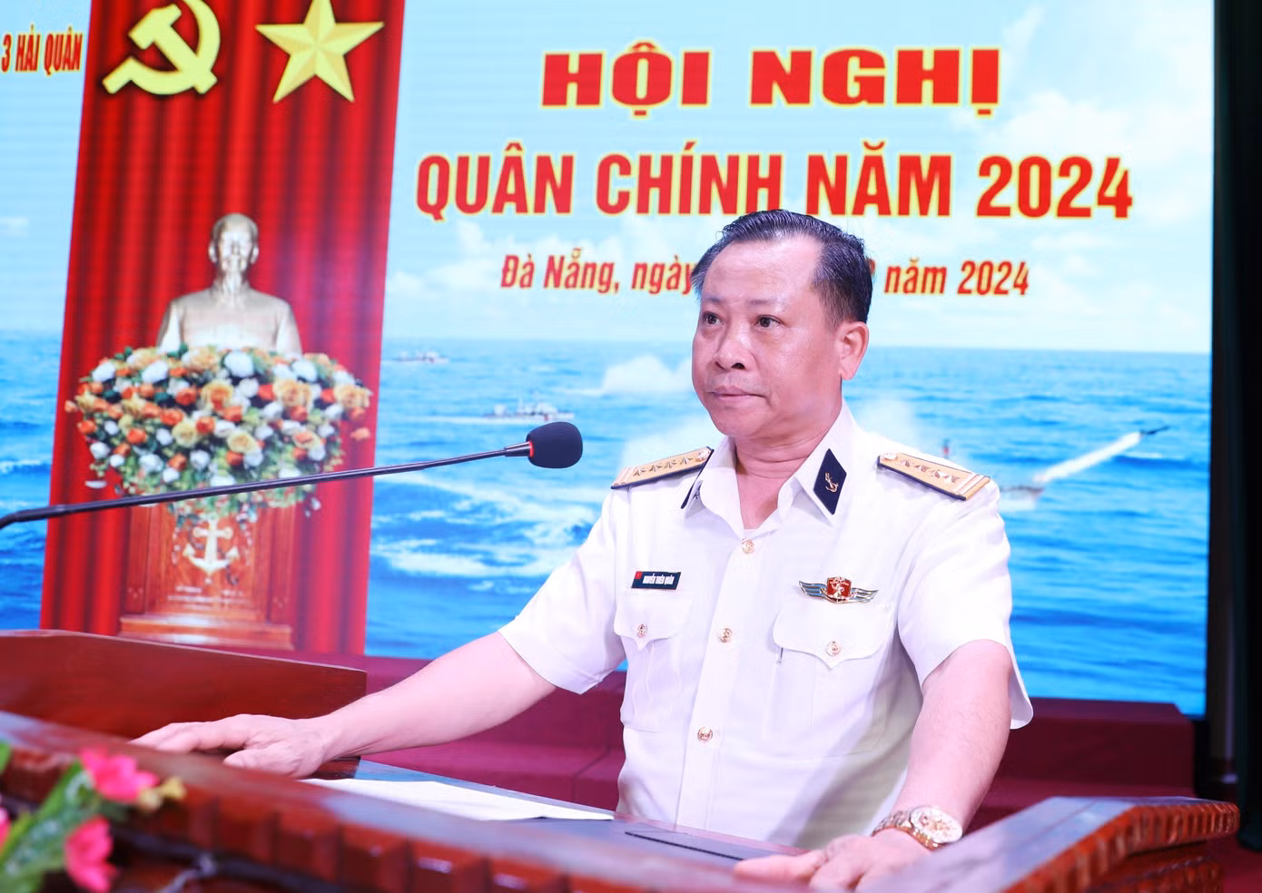 Đại tá Nguyễn Thiên Quân chủ trì hội nghị.