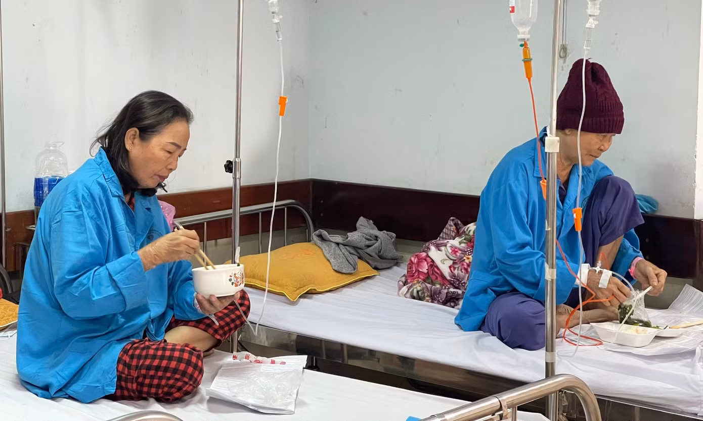 Được biết, các bữa ăn Toàn đem đến tại Bệnh viện Ung bướu Đà Nẵng thường là các mạnh thường quân, nhà hảo tâm hoặc bệnh viện đặt nấu. Ngoài ra, Toàn sẽ bỏ một phần kinh phí cá nhân để góp phần tăng chất lượng các suất ăn và đây cũng là công việc chính hiện tại của Toàn.
