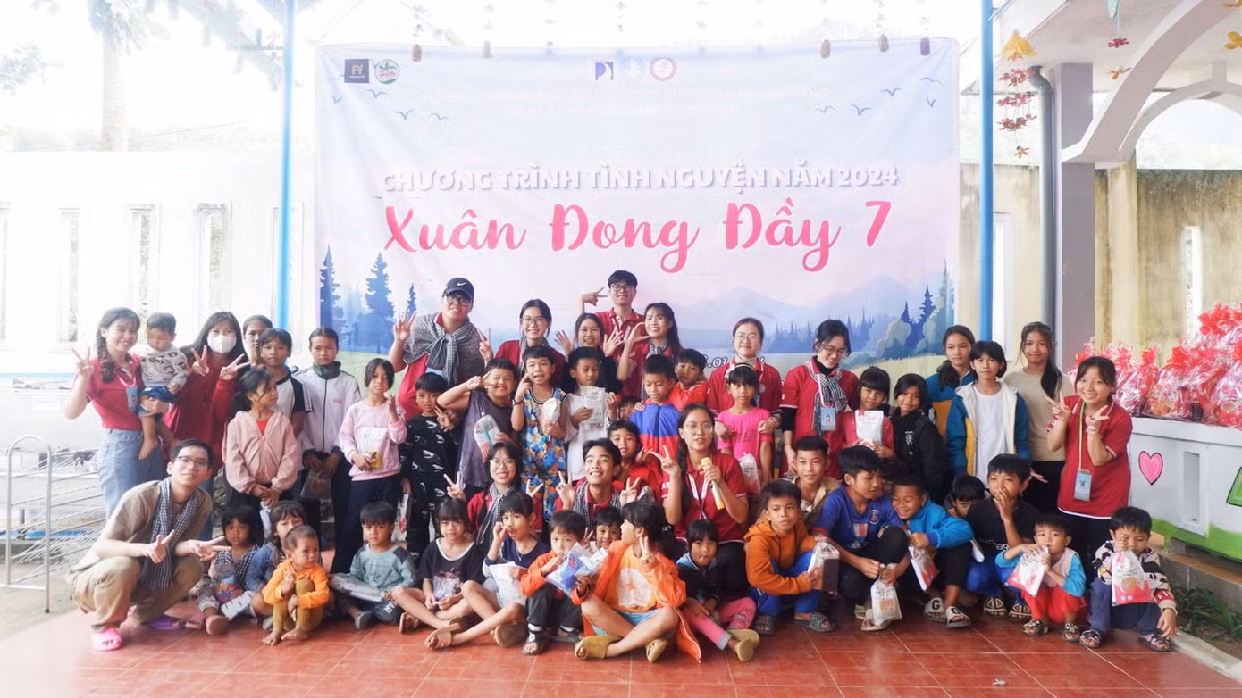 Anh Đinh Văn Chăm – Bí thư Đoàn xã Cà Dy bày tỏ, đây là chương trình hết sức ý nghĩa, thiết thực và được lãnh đạo cũng như người dân trên địa bàn đánh giá rất cao. Địa phương ghi nhận những đóng góp, thành tích của các bạn thanh niên tình nguyện mang về cho xã Cà Dy.
