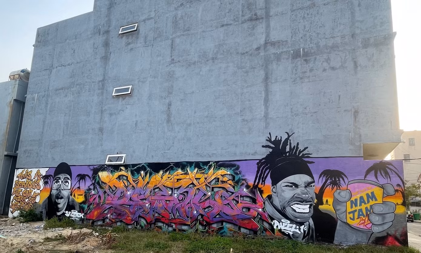 Hiện, tại đây có hơn 10 bức tranh graffiti cỡ lớn cùng nhiều bức tranh nhỏ khác đã và đang được hoàn thiện. Tạo nên không gian nhiều màu sắc cho khu phố. Đây cũng là điểm ghé tham quan, trải nghiệm, check in cho mọi người, khách du lịch.