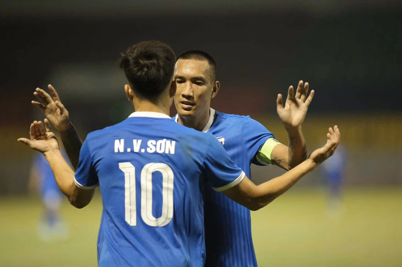 Quảng Ninh từng là đội bóng có hội CĐV hoạt động chuyên nghiệp ở V-League (ảnh Văn Hải)