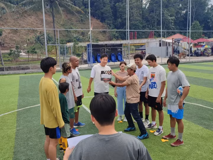 Một cảnh quay trong bộ phim mà HLV Shin Tae-yong tham gia.