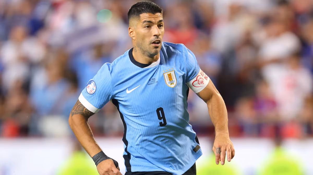 Luis Suarez sẽ giã từ sự nghiệp thi đấu quốc tế sau trận đấu với Paraguay.