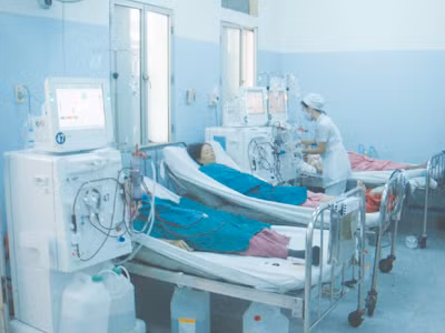 Nhiều bệnh nhân ghép thận ở nước ngoài đang điều trị tại BV Chợ Rẫy do thải ghép và biến chứng Ảnh: L.N