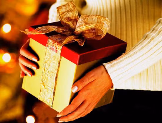 Để có quà 20/10 tặng em, tôi đã phải cố gắng tiết kiệm bao ngày 