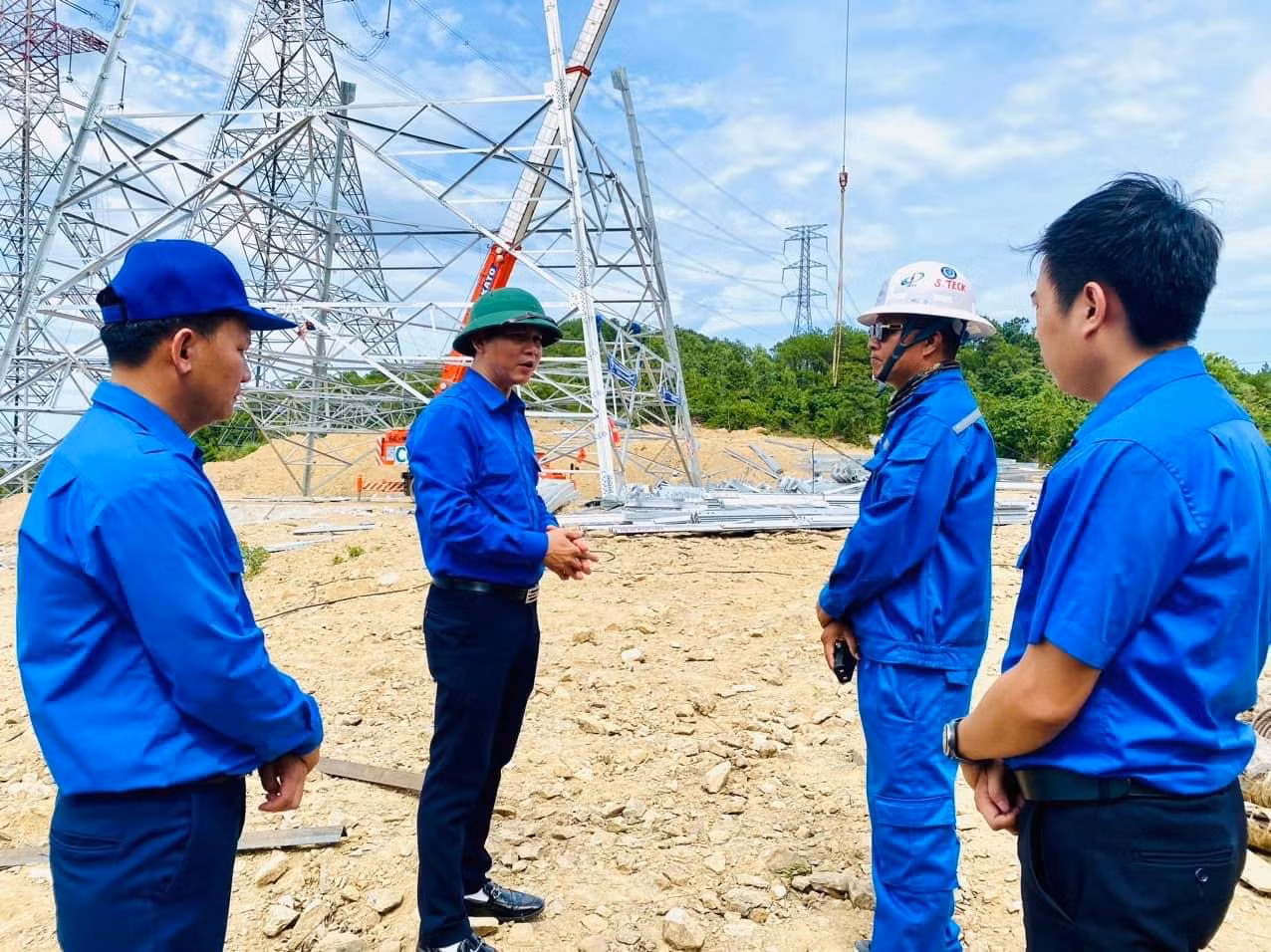 Ban Thường vụ Tỉnh Đoàn Quảng Bình tổ chức khảo sát thực địa.