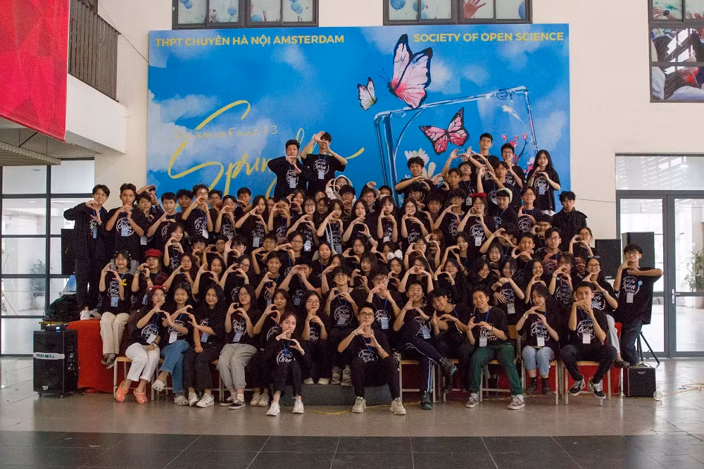 Các thành viên trong CLC Khoa học SOS