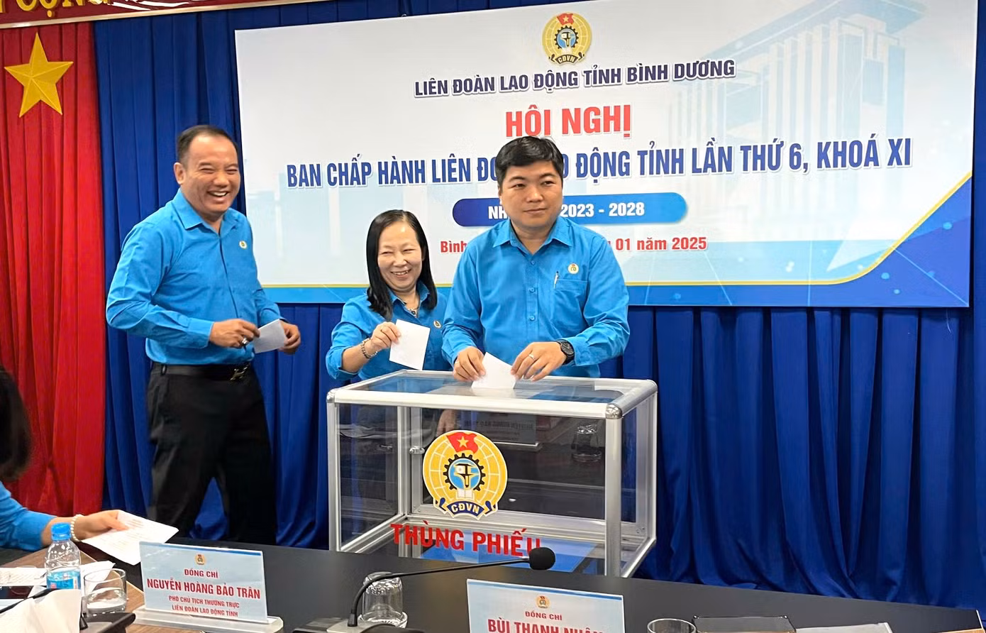 Hội nghị tiến hành bỏ phiếu bầu bổ sung Ủy viên Ban chấp hành, Ủy viên Ban thường vụ và chức danh Chủ tịch LĐLĐ tỉnh Bình Dương khóa XI nhiệm kỳ 2023-2028.