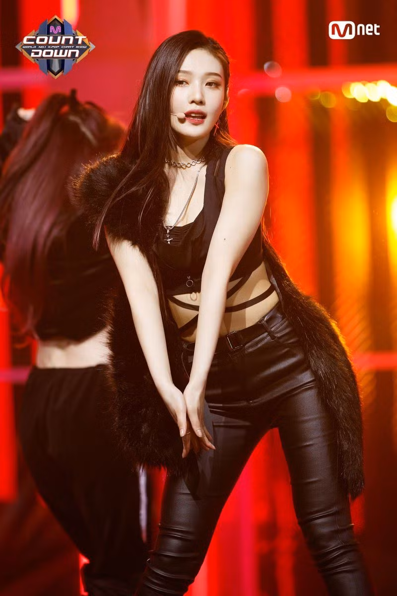 Joy từng sở hữu hình thể vạn người mê. Joy từng sở hữu hình thể vạn người mê.