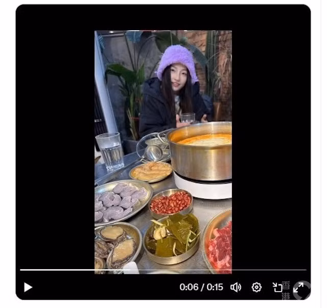 Hậu trường buổi chụp ảnh khỏa thân. Ảnh cắt từ video.