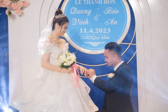Sau khi tâm sự cùng người thân, được sự cho phép của bố mẹ chồng và bố mẹ đẻ, chị Bảo An mới mở lòng đón nhận tình cảm mới.