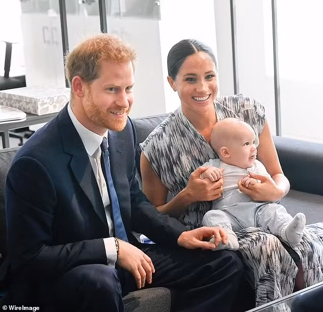Harry chỉ có mặt ở Anh trong thời gian ngắn rồi trở về Mỹ với vợ con. Ảnh: WireImages.