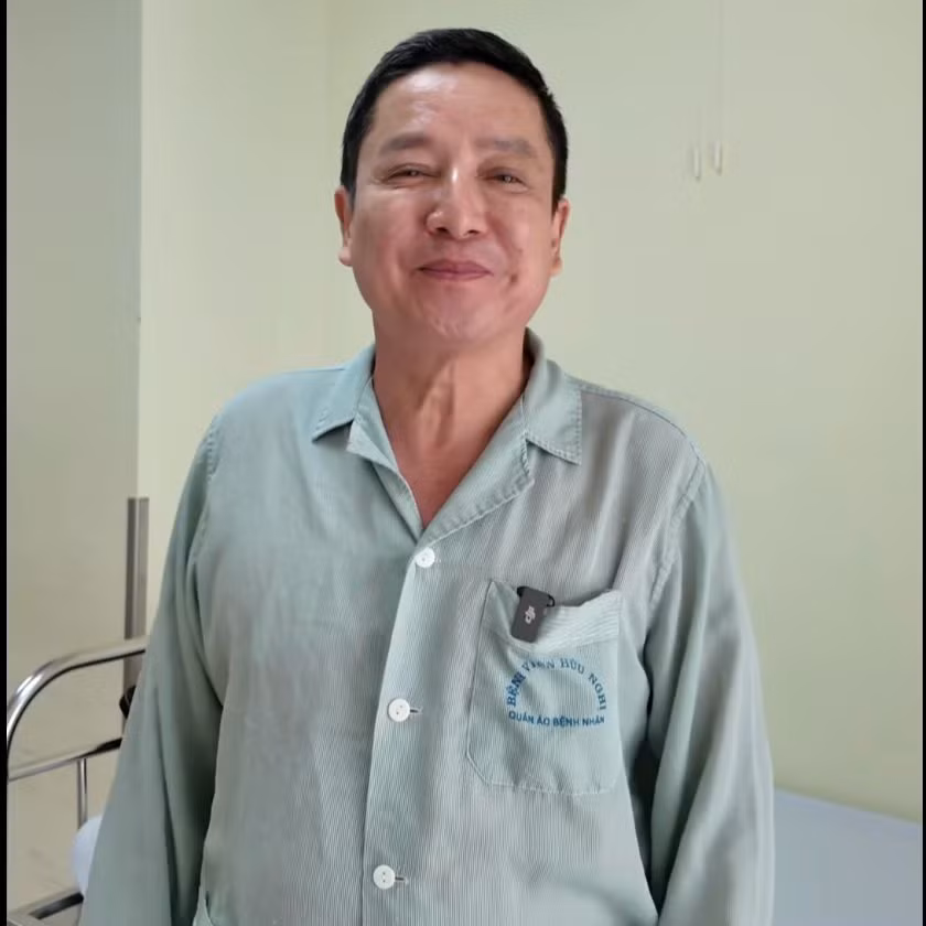 NSƯT Chí Trung chia sẻ hình ảnh trong viện vào ngày 1/4.
