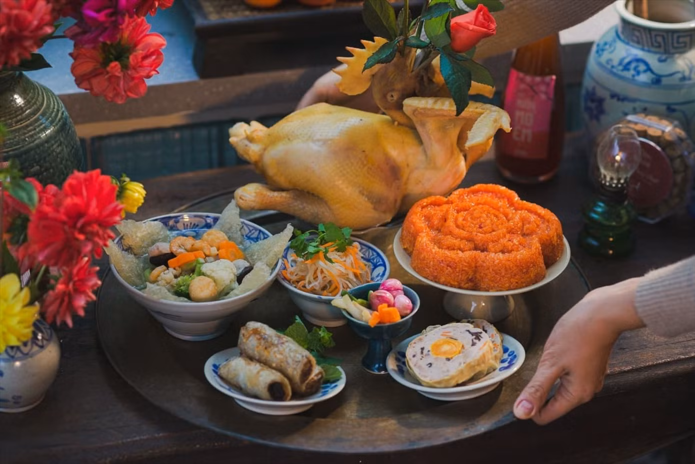 Mâm cỗ cúng Rằm tháng Giêng có thể có cả đồ chay và đồ mặn.