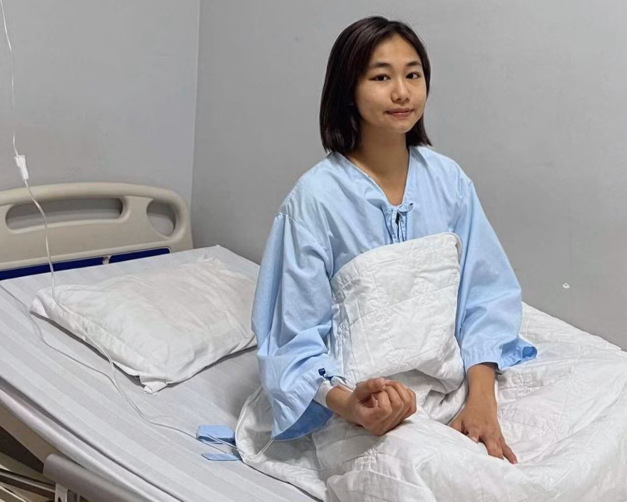 Ngân Hòa cập nhật hình ảnh bản thân trong quá trình điều trị suy thận giai đoạn cuối.