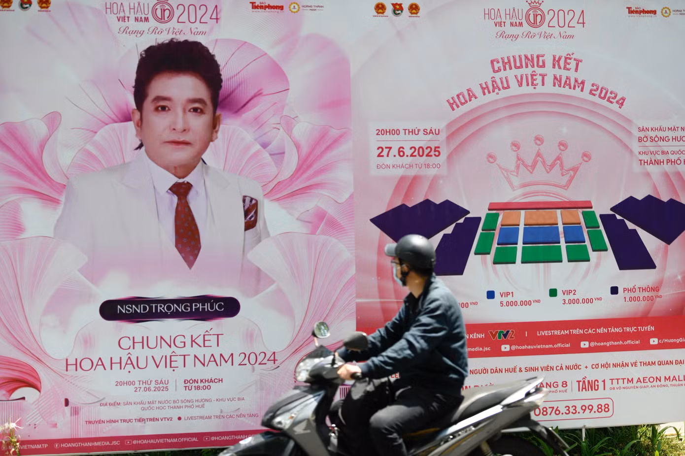 Các nghệ sĩ Hồ Ngọc Hà, NSND Trọng Phúc, nhạc sĩ Trí Minh, nghệ sĩ violin Hoàng Rob, ca sĩ Nguyễn Trần Trung Quân, Xuân Định K.Y, Satila Hồng Vịnh sẽ trình diễn trên sân khấu mặt nước sông Hương. Ca sĩ Giang Hồng Ngọc là gương mặt mới nhất được công bố.
