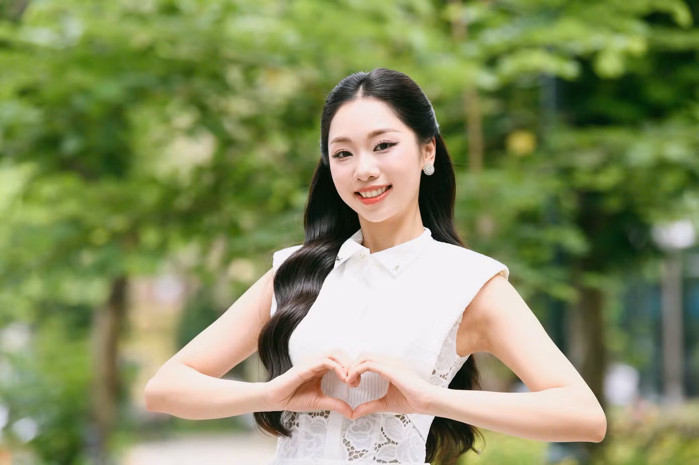 Trước khi bước vào nhà chung, Thùy Dương đã hoàn thành luận văn tốt nghiệp tại Đại học Kinh tế quốc dân, còn luận văn tốt nghiệp của Đại học Ngoại thương được Thùy Dương thực hiện và hoàn thành trong quá trình tham dự cuộc thi. "Buổi sáng tôi tham gia quay truyền hình thực tế, cùng các thí sinh khác tham gia các hoạt động tại nhà chung. Buổi tối khi quay trở về phòng tôi sẽ làm bài tập, hoàn thành luận văn. Có những hôm tôi làm đến 2-3h sáng và thức dậy đi quay từ 4-5h sáng", Thùy Dương chia sẻ.