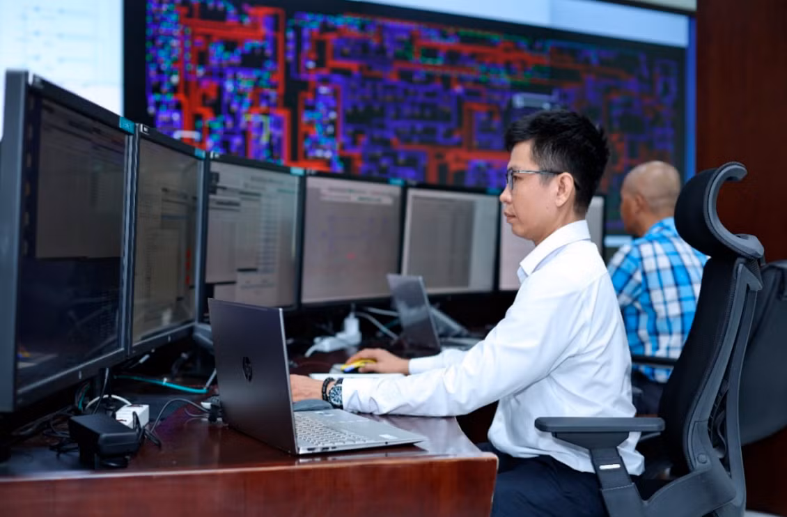 Trung tâm điều hành Scada trực 24/24, điều hành cung cấp điện và vận hành hệ thống SCADA ổn định, liên tục trong dịp Tết nguyên đán 2024.
