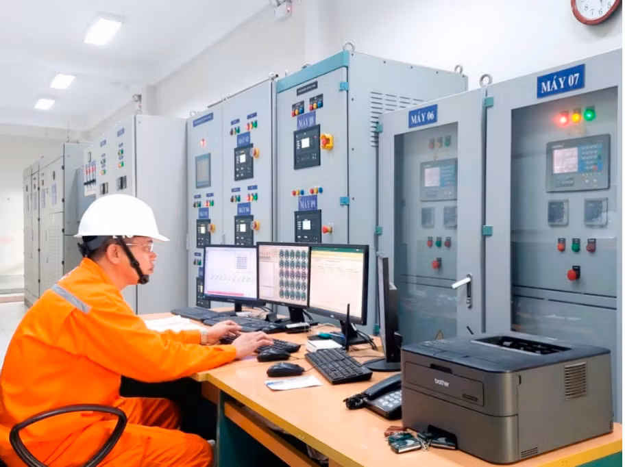 EVNSPC bố trí khoảng 15.000 ca trực đảm bảo cung ứng điện an toàn, ổn định phục vụ nhân dân vui Tết, đón Xuân.