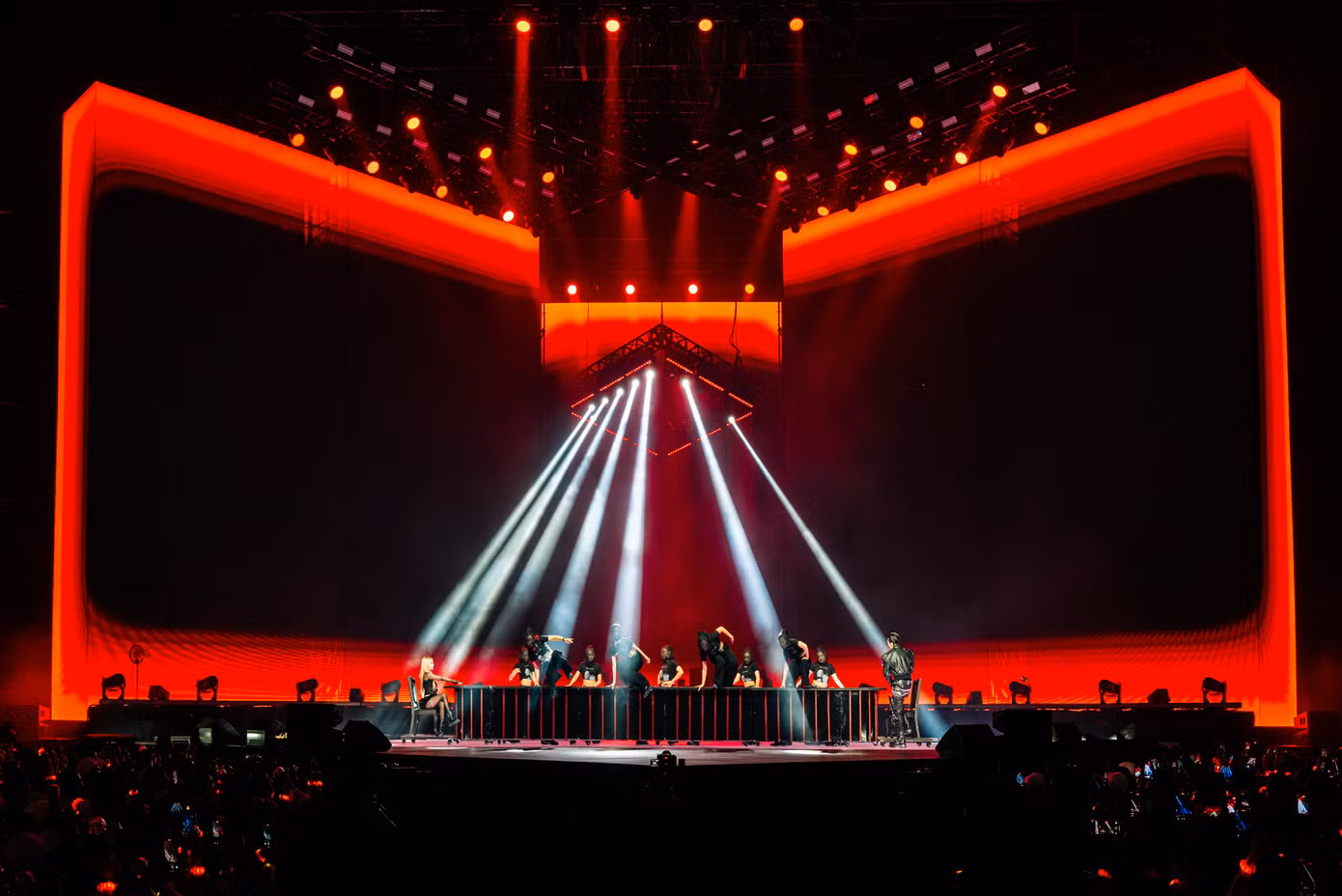 Tối 27/5, buổi diễn thứ hai của Soobin Live Concert: All-Rounder diễn ra tại Cung điền kinh Mỹ Đình (Hà Nội) thu hút hàng nghìn khán giả. Concert solo đầu tiên của Soobin được ấn định tổ chức trong hai ngày 26 và 27/5.