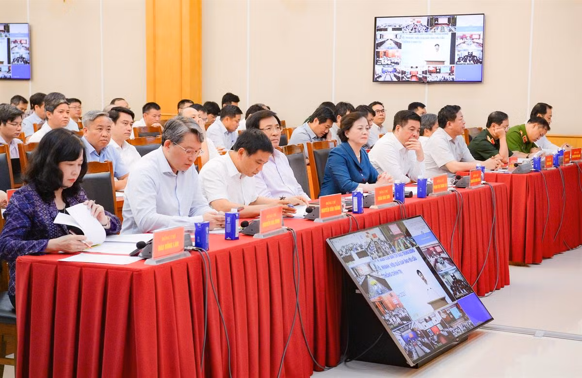Các đại biểu dự Hội nghị tại điểm cầu trụ sở Văn phòng Trung ương Đảng.