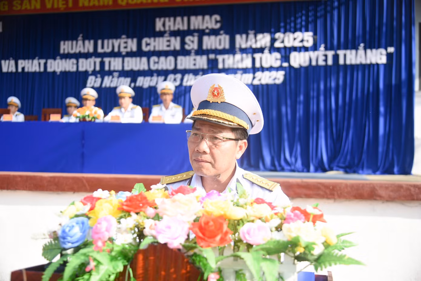 Đại tá Vũ Đình Hiển - Phó Tư lệnh, Tham mưu trưởng Vùng 3 Hải quân, chia sẻ: "Tôi mong rằng các chiến sĩ mới sẽ rèn luyện thật tốt, có ước mơ, hoài bão của mình bằng những hành động cụ thể để vượt qua những khó khăn, trở ngại ban đầu, hoàn thành tốt nhiệm vụ được giao, góp phần xây dựng Tiểu đoàn 355 và Bộ Tư lệnh Vùng 3 hoàn thành xuất sắc mọi nhiệm vụ mà Đảng, Nhà nước, nhân dân, quân đội giao phó".