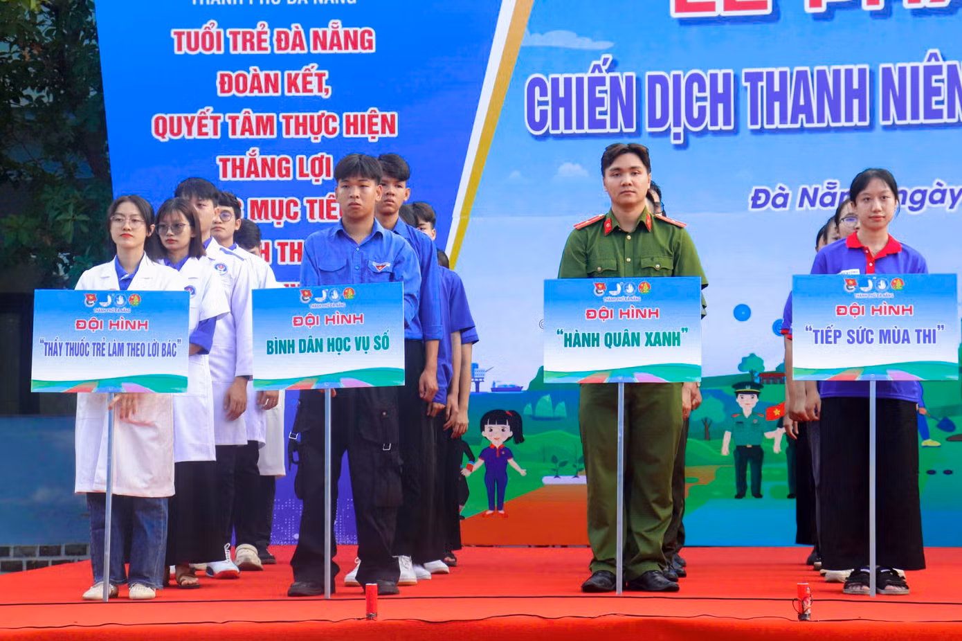 Theo đó, chiến dịch được tổ chức từ tháng 4 đến hết tháng 9/2025 tại thành phố Đà Nẵng và tỉnh Quảng Nam với các chỉ tiêu như hơn 150.000 lượt đoàn viên, thanh niên (ĐVTN) tham gia các hoạt động tình nguyện do tổ chức Đoàn, Hội triển khai; hỗ trợ xóa ít nhất 15 nhà tạm, nhà dột nát cho người có công, người dân có hoàn cảnh khó khăn; trồng mới ít nhất 20.000 cây xanh; sửa chữa và làm mới ít nhất 2 km đường giao thông nông thôn...