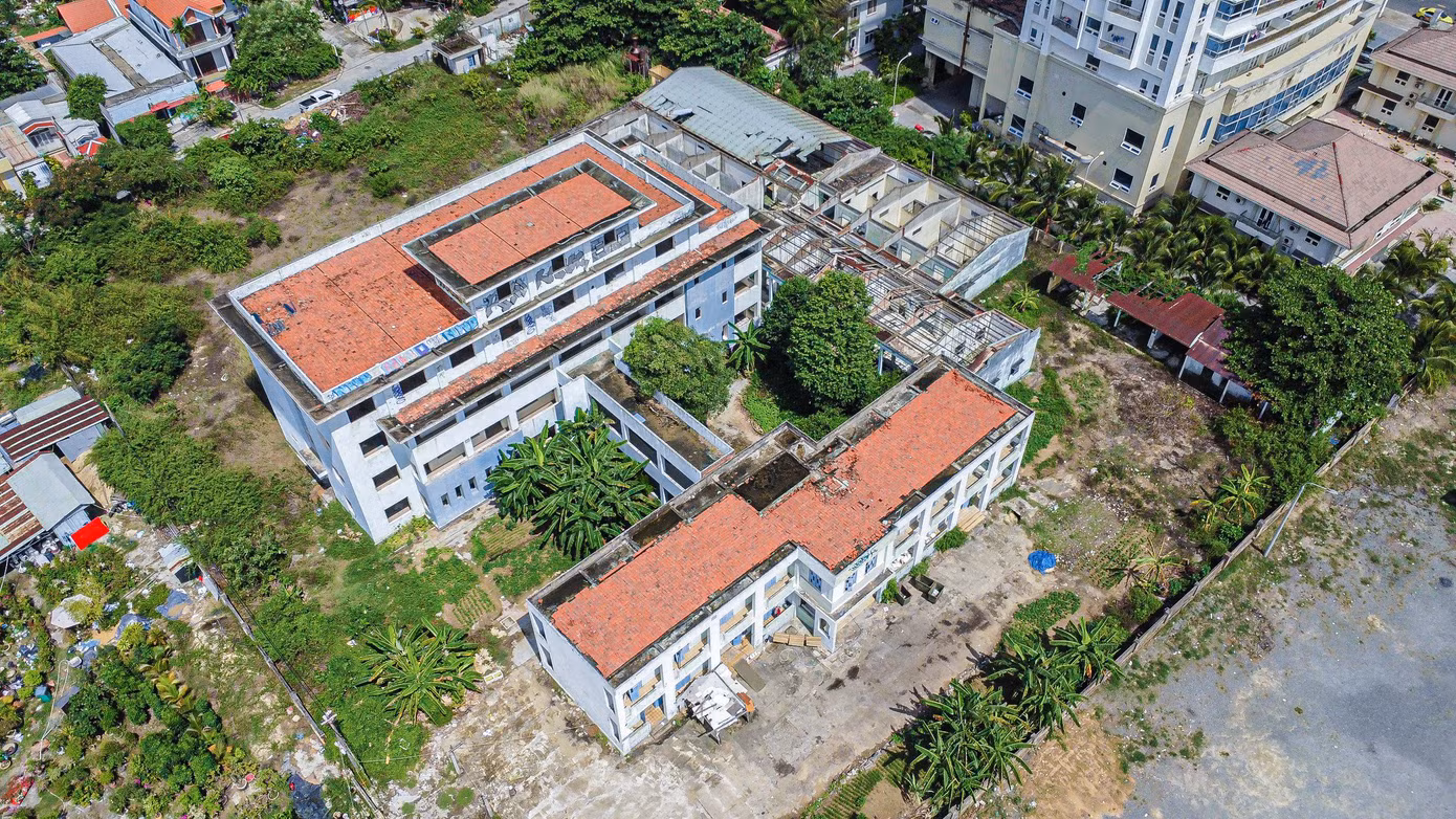 Sở Tài nguyên và Môi trường Đà Nẵng đề xuất phương án đấu giá khu đất thuộc Bệnh viện Phục hồi chức năng bị bỏ hoang nhiều năm qua với mục đích sử dụng là đất y tế kết hợp bãi đỗ xe công cộng.