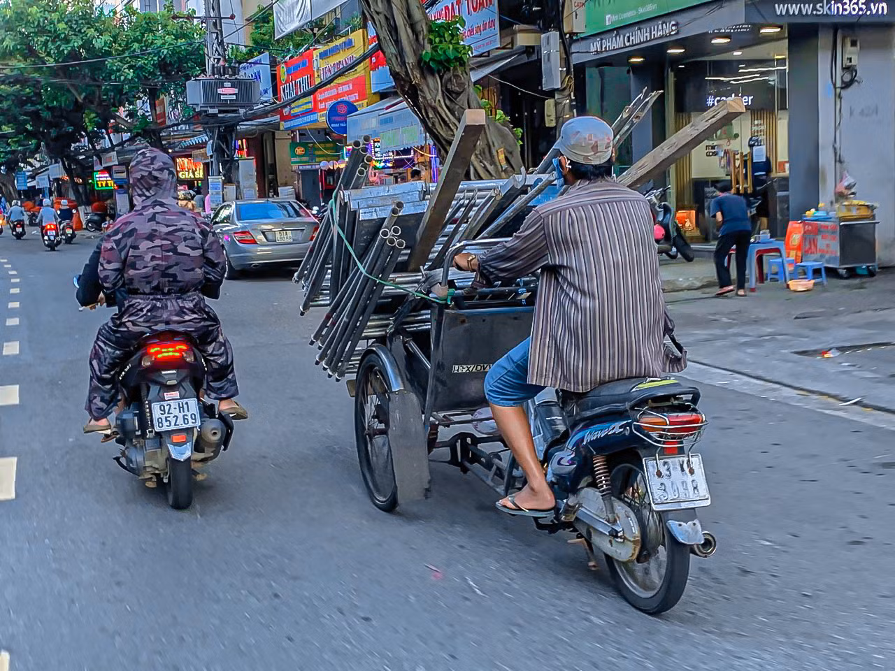 Nhiều vụ tai nạn nghiêm trọng đã xảy ra khiến người đi đường lo lắng khi gặp phải những hung thần này trên đường.