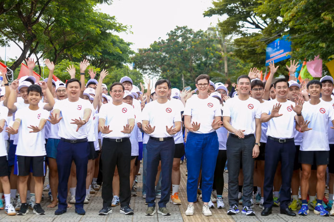 Sau lễ mít tinh, Trung ương Đoàn tổ chức Giải chạy online "Thanh niên Việt Nam nói không với thuốc lá, thuốc lá điện tử và thuốc lá nung nóng" với sự tham gia của 1.000 đoàn viên, thanh niên tham gia tại lễ phát động.