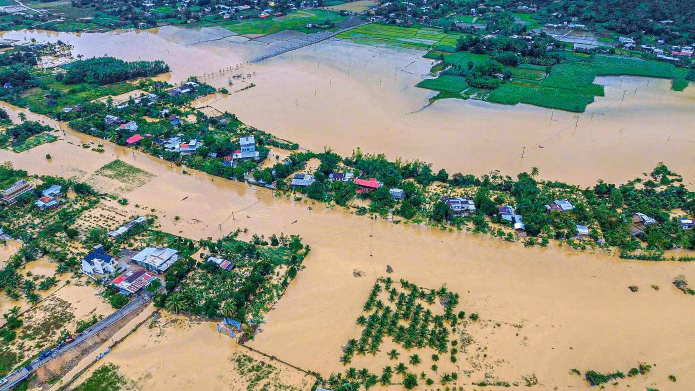 Nhiều vùng tại xã Hòa Bắc, huyện Hòa Vang ngập sâu trong bão số 6. Nhiều vùng tại xã Hòa Bắc, huyện Hòa Vang ngập sâu trong bão số 6.