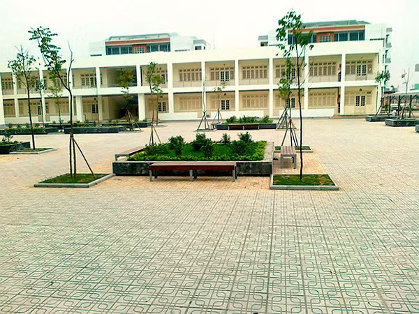 Những khoảng sân rộng rất cần thiết cho các trò chơi tập thể giữa giờ